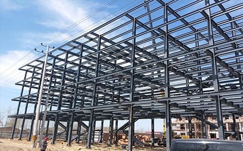 麦积甘肃钢结构厂房屋面选材指南：确保性能与经济性的完美结合