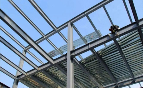 麦积钢结构加工中的切割与钻孔精度控制要点